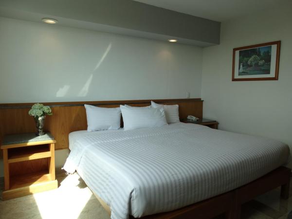 På billedet ses objektet Hotel Amberes beliggende i byen Querétaro.