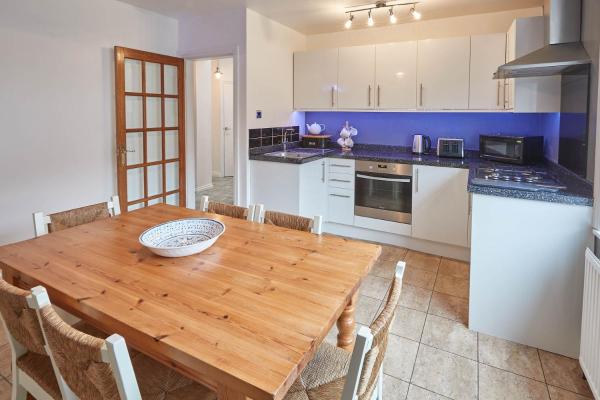 Фотография 9: Host & Stay - Tenby Cottage