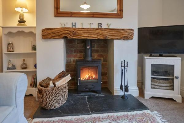 Фотография 7: Host & Stay - Tenby Cottage