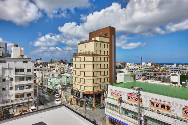 A la foto es mostra l'objecte Victoria Hotel situat a la ciutat de Naha.