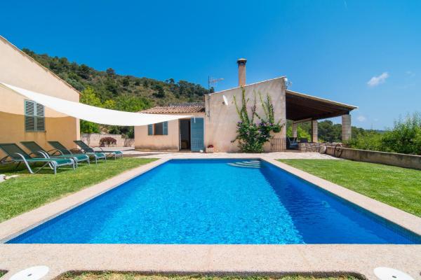 A la foto es mostra l'objecte Finca Es Serva situat a la ciutat de Son Servera.