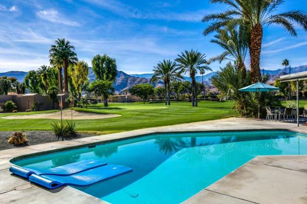 Mod Reflections at Tamarisk photo 1