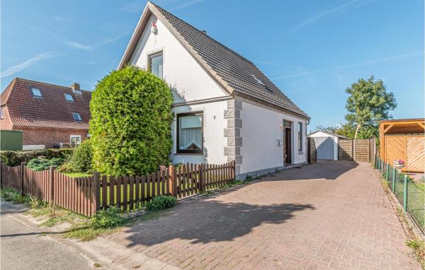 Awesome home in Friedrichskoog with 4 Bedrooms and WiFi