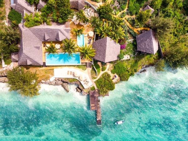Na foto é possível ver o objeto Sunshine Marine Lodge localizado na cidade de Matemwe.