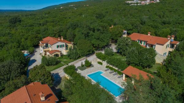 На фото показан объект Villa Ana Vlakovo, расположенный в городе Stanišovi.