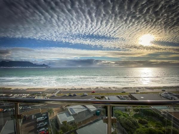 Modern Ocean View 1 Bedroom Apartment 707 Infinity - Parklands
