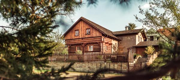 A la foto es mostra l'objecte Roubenka u Huvarů situat a la ciutat de Ždírec.