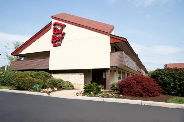På billedet ses objektet Red Roof Inn Parkersburg beliggende i byen Davisville.