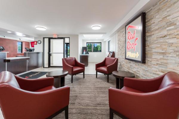 A la foto es mostra l'objecte Red Roof Inn PLUS+ Columbus - Worthington situat a la ciutat de Flint.