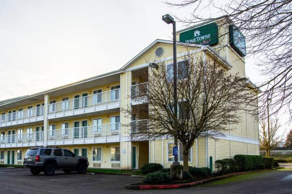 På billedet ses objektet HomeTowne Studios by Red Roof Salem, OR beliggende i byen Keizer.