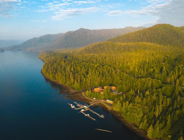 A la foto es mostra l'objecte Salmon Falls Resort situat a la ciutat de Ketchikan.