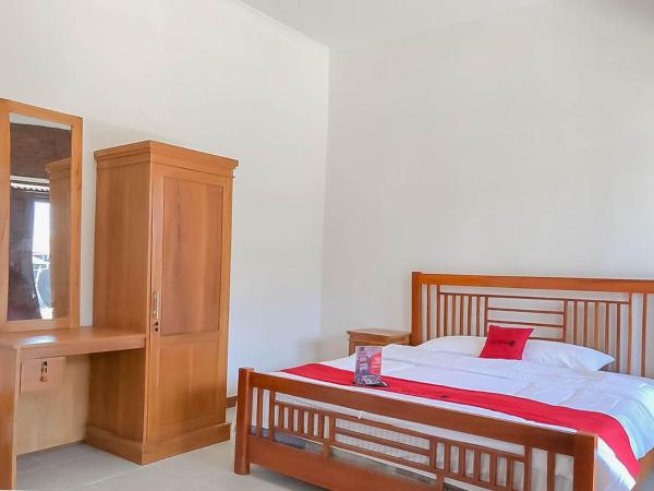 The photo shows the RedDoorz Resort near Darajat Garut located in the city of Cisurupan.