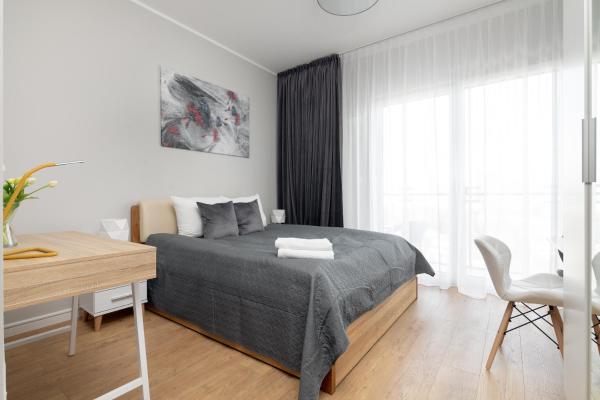 Wola Chic Silver Studio by BookingHost, Warsaw