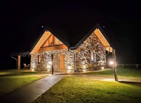 Kuvassa näkyy kohde Stone house, joka sijaitsee kaupungissa Stebuliai.