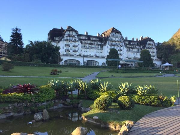 写真にはペトロポリス市にあるPetrópolis Palácio Quitandinhaが写っています。