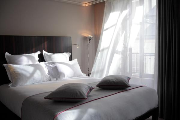 Nella foto è visibile l'oggetto Hotel Saint Dominique situato nella città di Parigi.