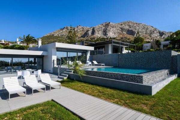På billedet ses objektet Black Diamond Luxury Beachfront Villa Selenia beliggende i byen Sounio.