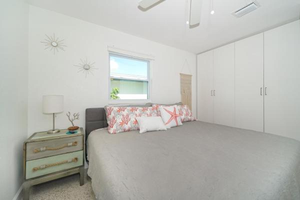 Foto 8: Modern & Fresh - Less than 3 miles to the Beach!
