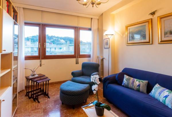 Na fotografii je vidět objekt Casa Tigullio Palace nacházející se ve městě Rapallo.