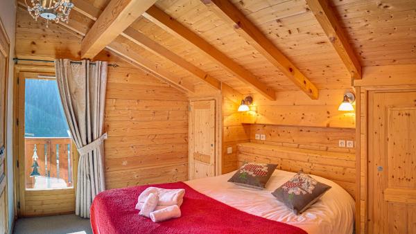 The photo shows the Tarine - Chalet - BO Immobilier- Châtel Multipass Activités Été 2026 offert par votre hôte located in the city of Châtel.