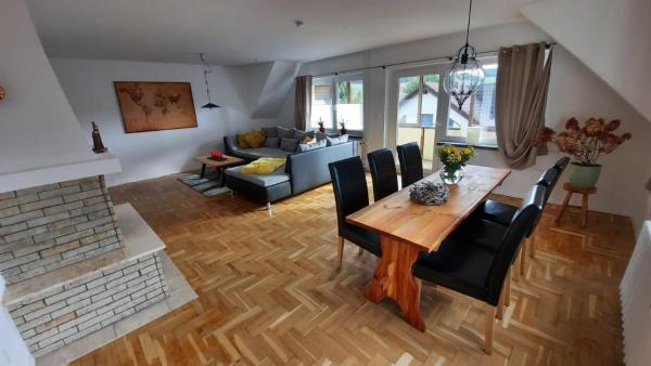 Na zdjęciu widoczny jest obiekt Ferienwohnung Rolf położony w mieście Crottendorf.