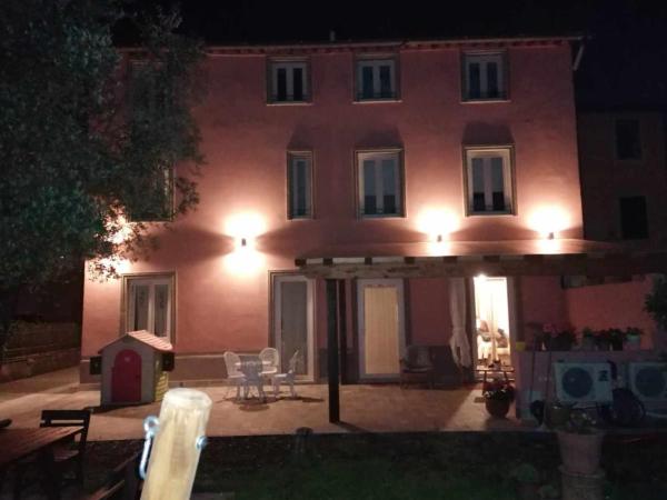 Nella foto è visibile l'oggetto B&B La Rosa Nel Verde situato nella città di Lucca.