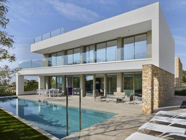 Na fotografii je vidět objekt Villa Ardíaca by Interhome nacházející se ve městě Cambrils.