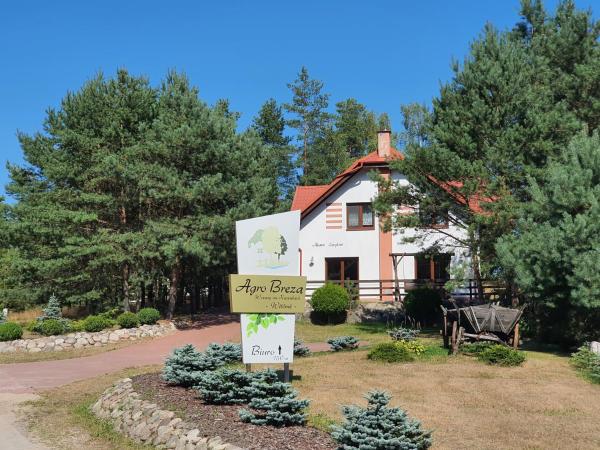 На фото показан объект Agro Breza dom z kominkiem 80 metrów od jeziora - sauna, balia ogrodowa, расположенный в городе Lipuska Huta.
