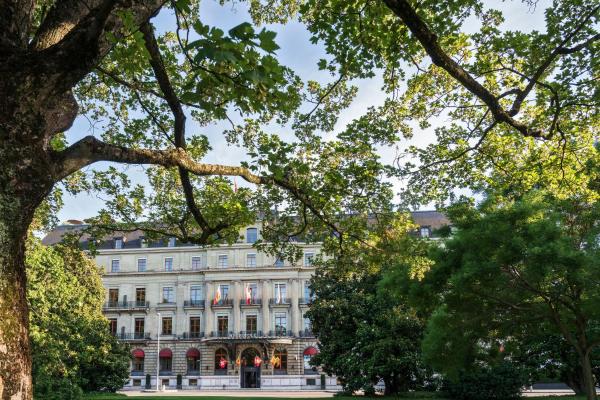 照片显示了位于Geneva市的Hôtel Métropole Genève物件。