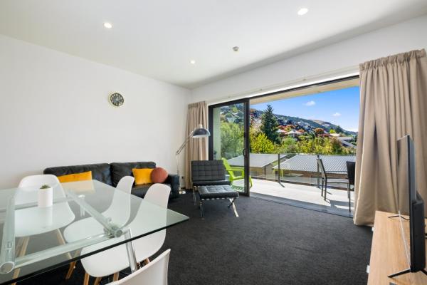 Photo 2 : Brookside Gem - Modern 2 Bedroom Apartment