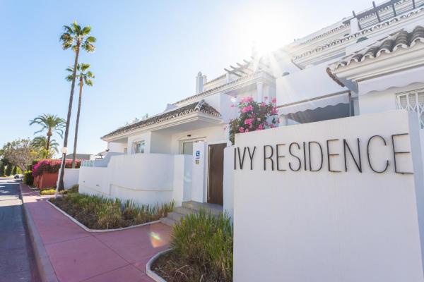 A la foto es mostra l'objecte Stylish 3 Bedroom Apartment at the Heart of Nueva Andalucia Close to Centro Plaza situat a la ciutat de Marbella.