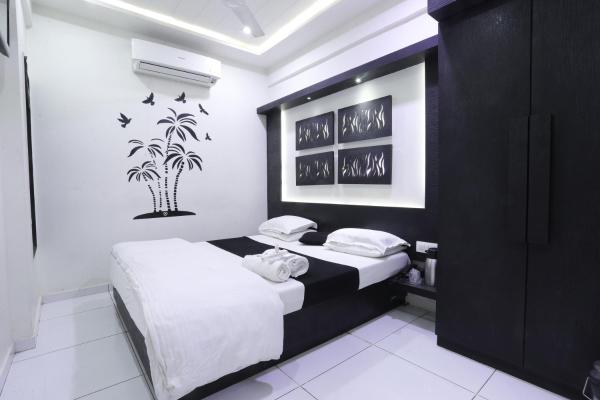 Hotel Paramount Inn, Rajkot