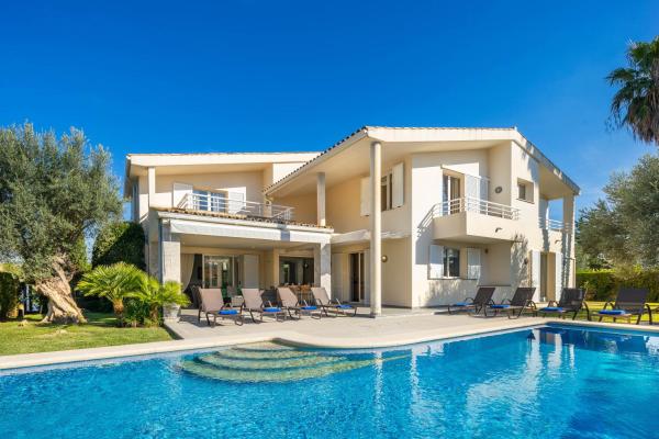 写真にはポリェンサ市にあるVilla Can Monxo By SunVillas Mallorcaが写っています。