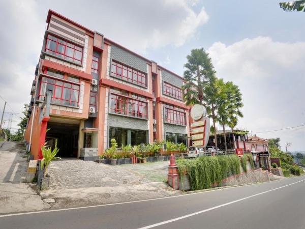 På billedet ses objektet Urbanview Hotel Bergas Indah Bandungan by RedDoorz beliggende i byen Bandungan.