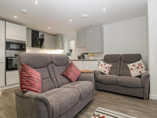 Фотография 4: Flat 2, 38 Preston Road