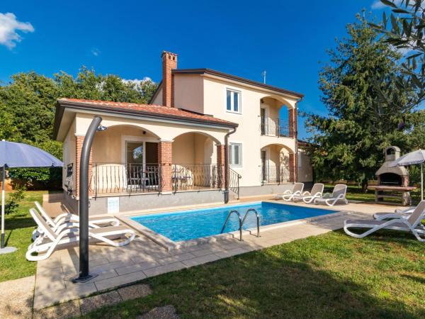 Na fotografii je vidět objekt Holiday Home Lara by Interhome nacházející se ve městě Rajki.