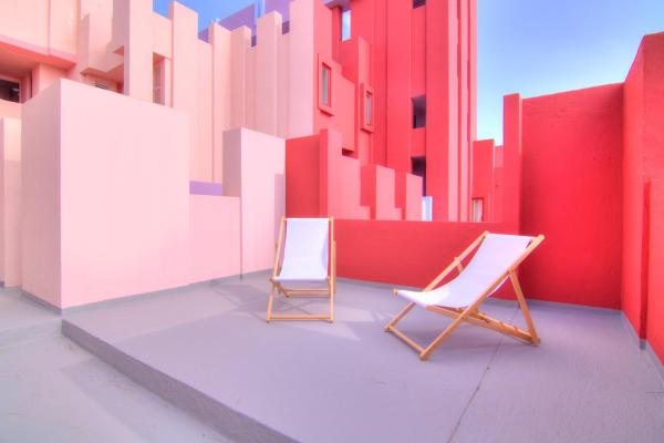 Studio in the Red Wall building by Ricardo Bofill - MURALLA ROJA的照片3