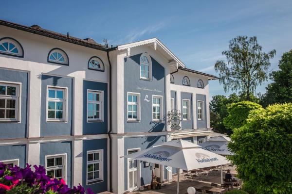 Na zdjęciu widoczny jest obiekt Hotel Luitpold am See położony w mieście Stock.