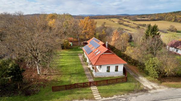 Na fotografii je vidět objekt Edelin Country House nacházející se ve městě Becskeháza.