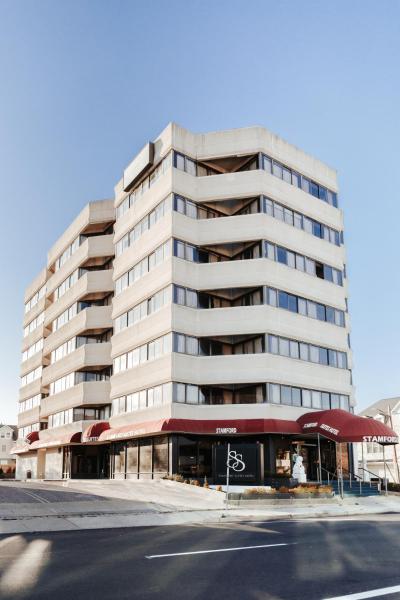 The photo shows the Stamford Suites located in the city of Stamford.