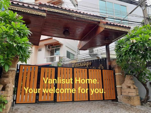 På billedet ses objektet Vanlisut Hotel Ngamwongwan beliggende i byen Nonthaburi.