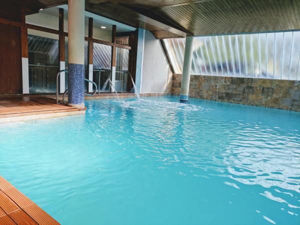 Auf dem Foto ist das Objekt Hotel Ría de Suances in der Stadt Suances zu sehen.