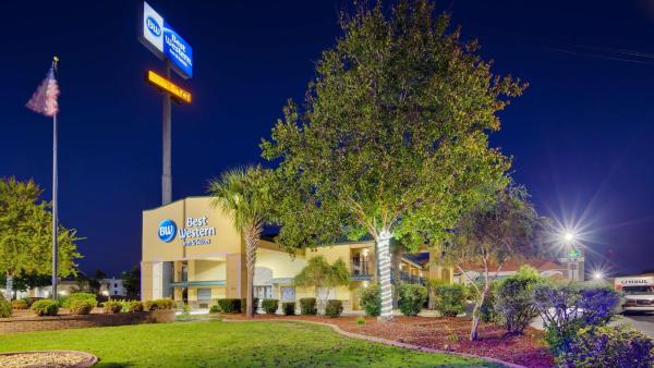 Na fotografii je vidět objekt Best Western Inn & Suites of Macon nacházející se ve městě Macon.