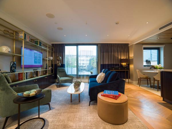 The Guardsman Hotel, London