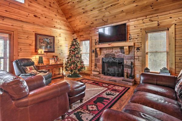 A la foto es mostra l'objecte Douglas Lake Cabin w/ Boat Ramp & Water Access! situat a la ciutat de Sevierville.