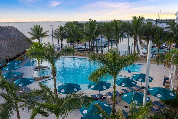 Kuvassa näkyy kohde Compass Hotel by Margaritaville Anna Maria Sound, joka sijaitsee kaupungissa Bradenton.