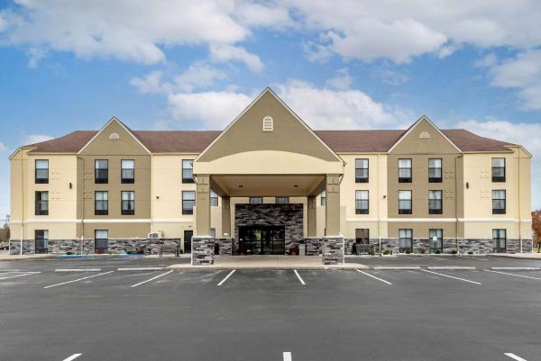 Na fotografii je vidět objekt Comfort Inn Madison near Clifty Falls nacházející se ve městě Madison.