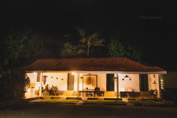 A la foto es mostra l'objecte Back To Nest Homestay situat a la ciutat de Aldūr.