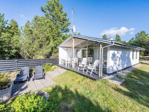 A la foto es mostra l'objecte 4 person holiday home in Blåvand situat a la ciutat de Blåvand.