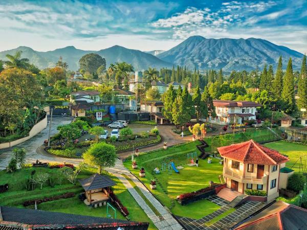 A la foto es mostra l'objecte The Jayakarta Cisarua situat a la ciutat de Puncak.